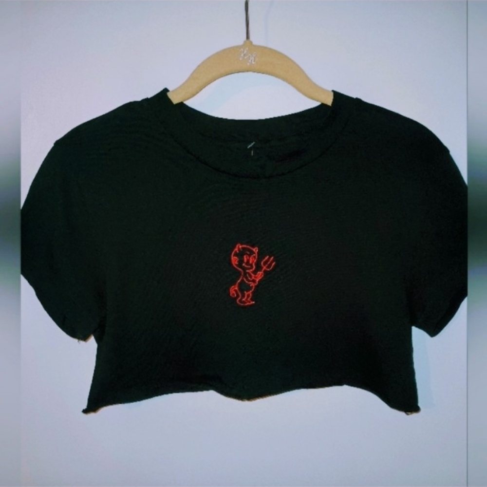 XS Little Devil With Pitchfork Black And Red Cropped Punk/Rockabilly Tshirt